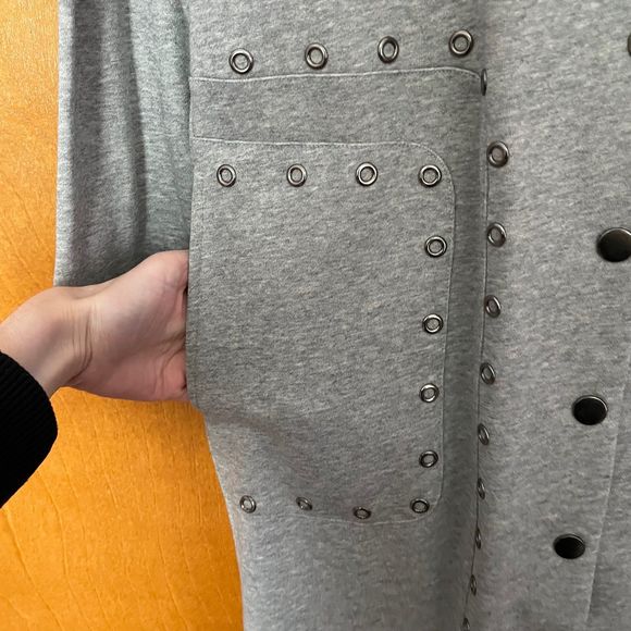 Cryus Grey Grommet Snap Longline Cardigan Size Medium - Picture 4 of 12